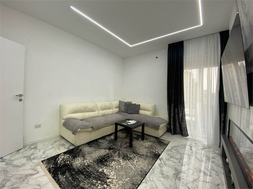 INTERNO