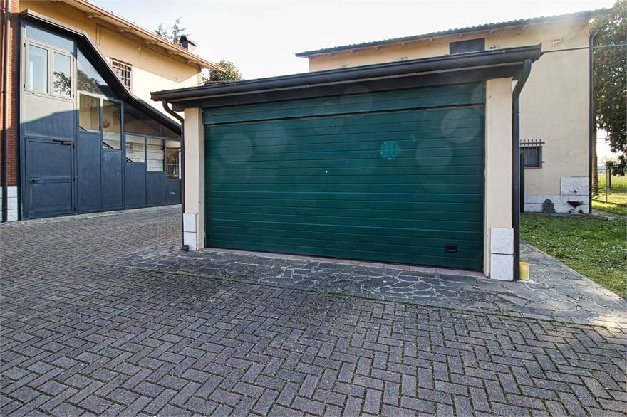 garage