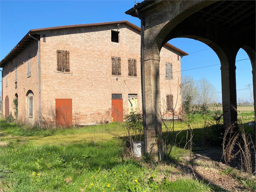 ED 2 - STALLA E FIENILE