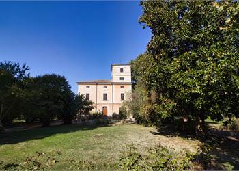 Villa In Vendita a Castelvetro di Modena